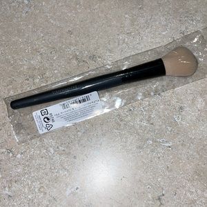 bareMinerals Dual-Finish Blush & Contour Brush